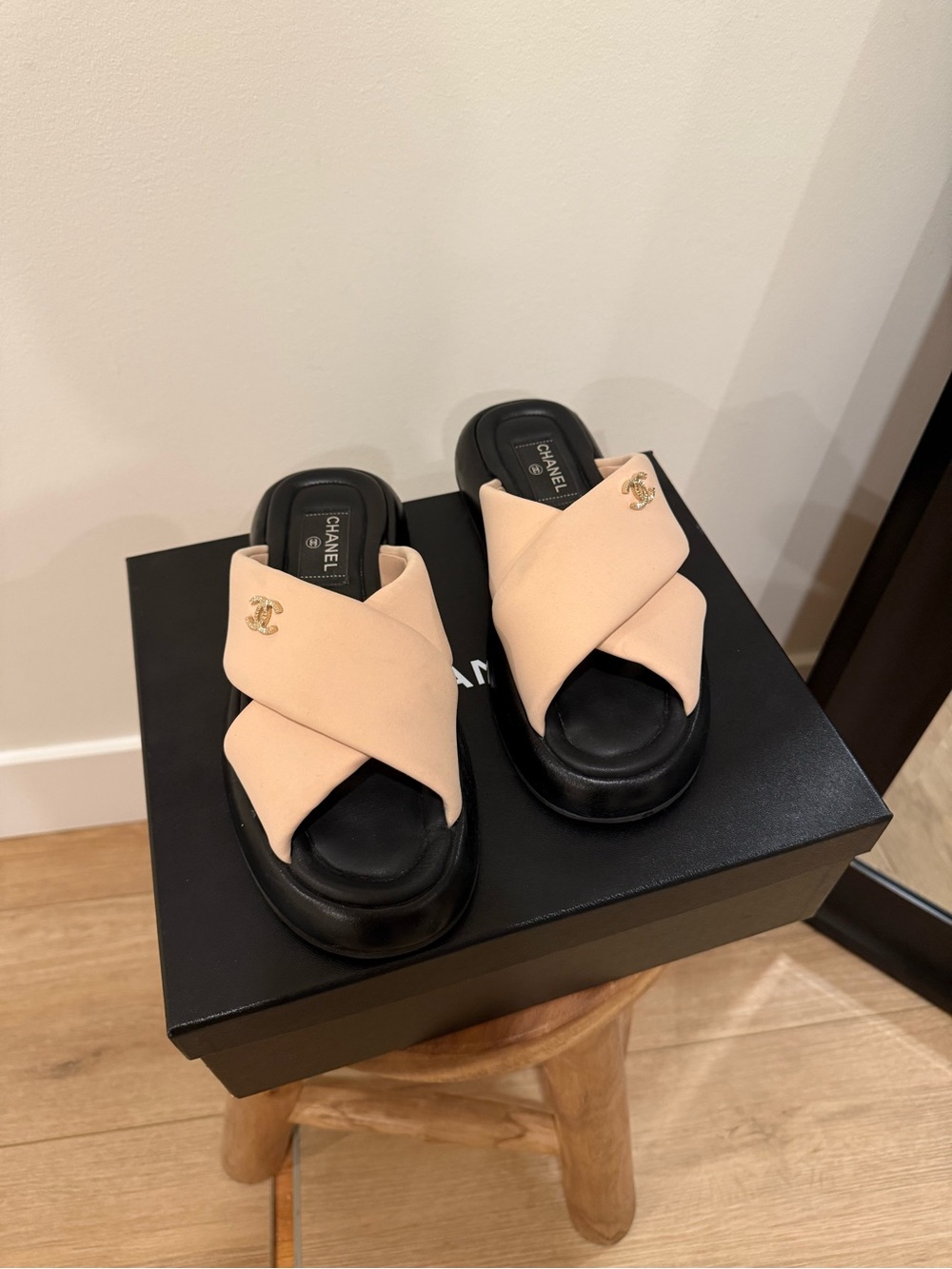Chanel Interlocking CC Logo Slides